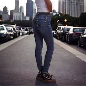 7 For All Mankind Gwenevere jeans. Size 32.